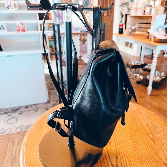 TCoach Vintage Y2K Legacy Smooth Black Leather Backpack Style 9858